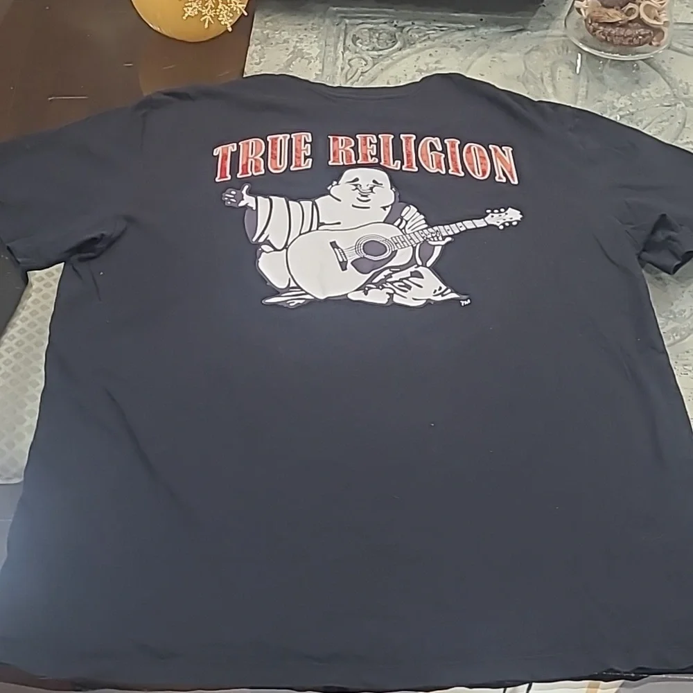 True Religion World Tour Buddha Men's Medium Fit Crew Neck Tee Shirt
